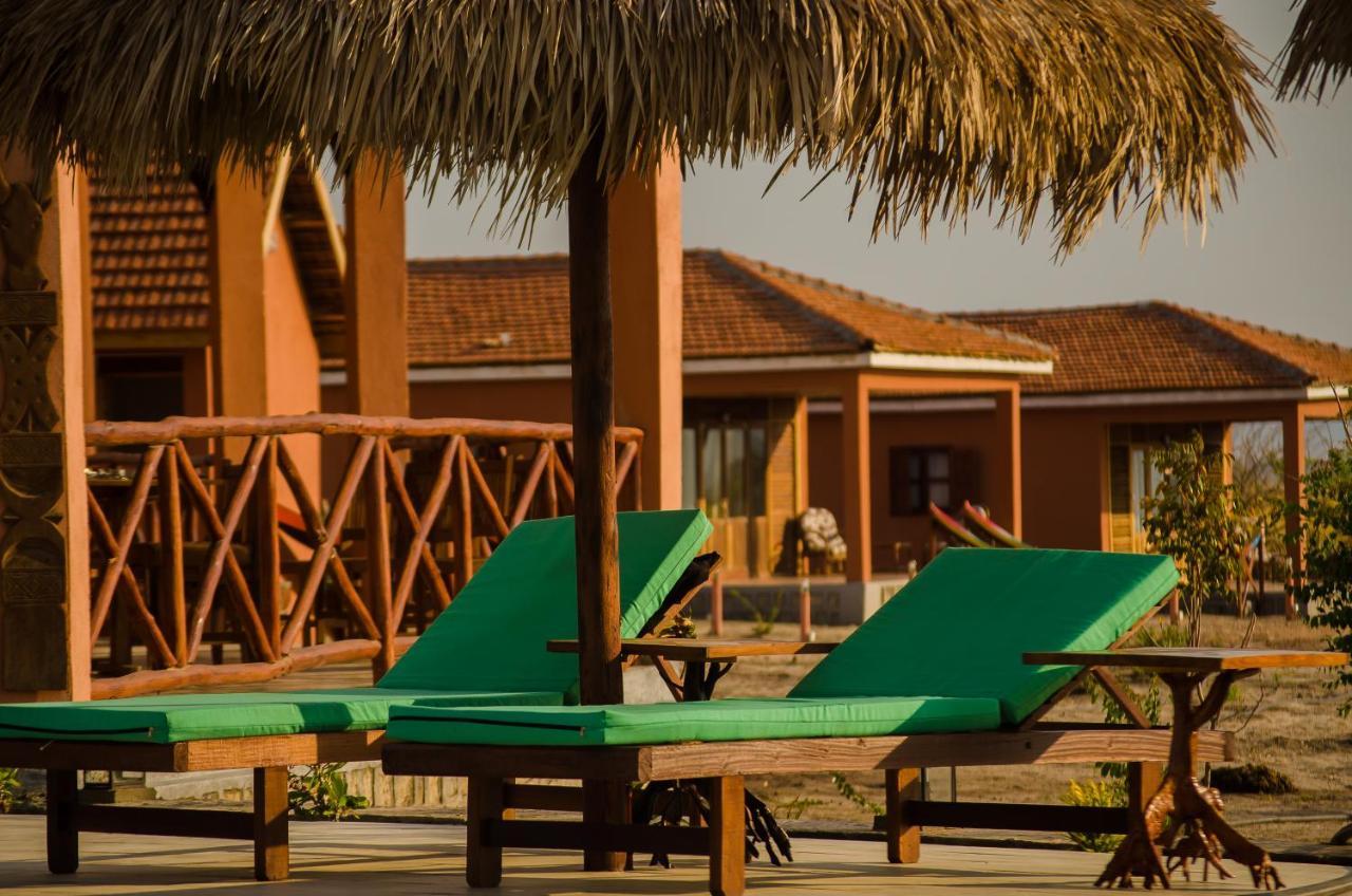 Eden De La Tsiribihina Hotel Miandrivazo Buitenkant foto