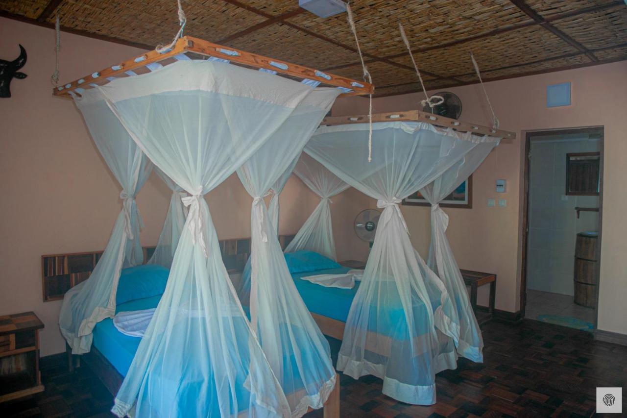 Eden De La Tsiribihina Hotel Miandrivazo Buitenkant foto