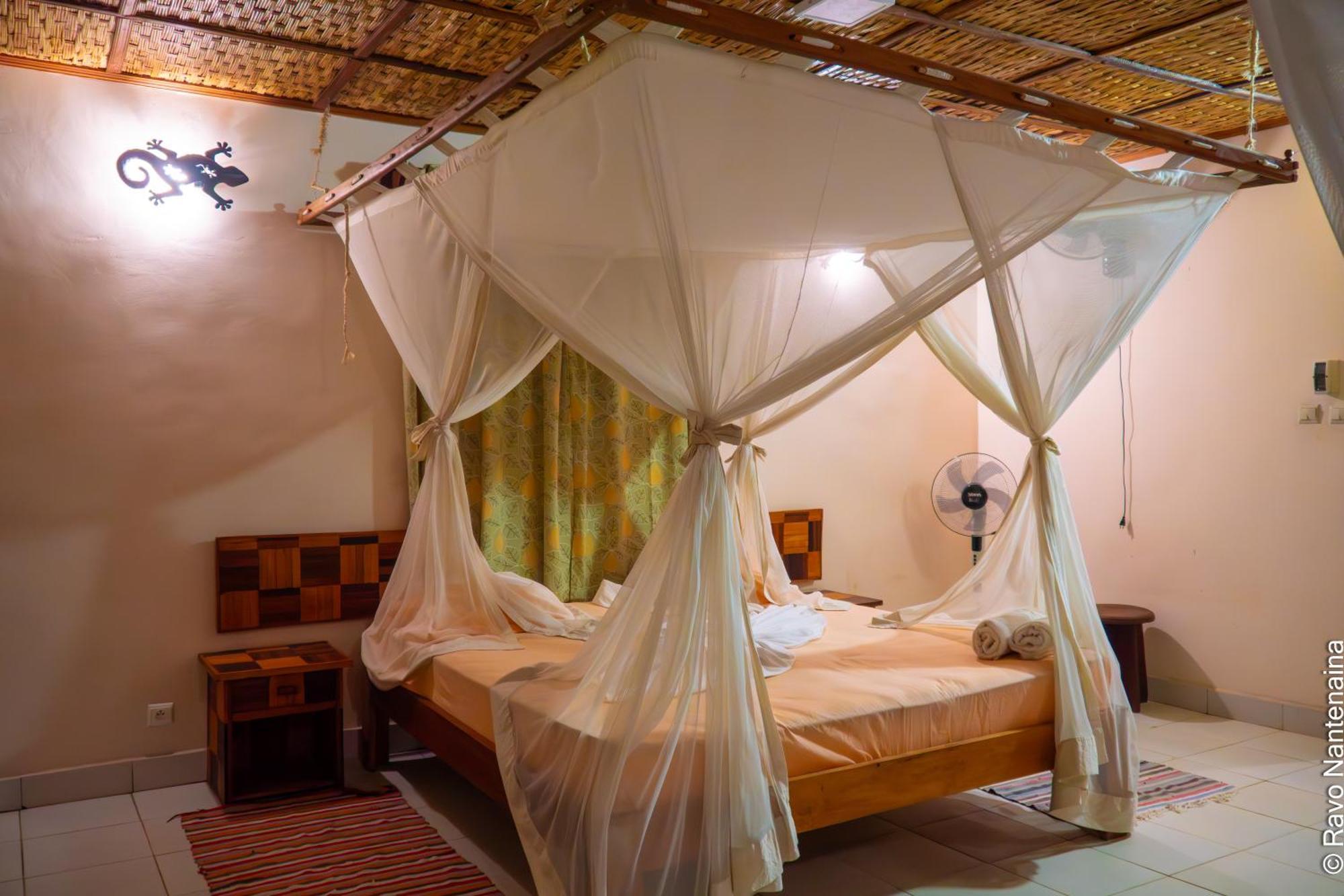 Eden De La Tsiribihina Hotel Miandrivazo Buitenkant foto