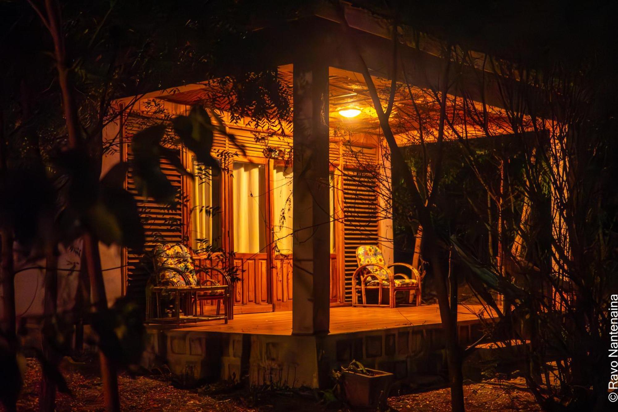 Eden De La Tsiribihina Hotel Miandrivazo Buitenkant foto