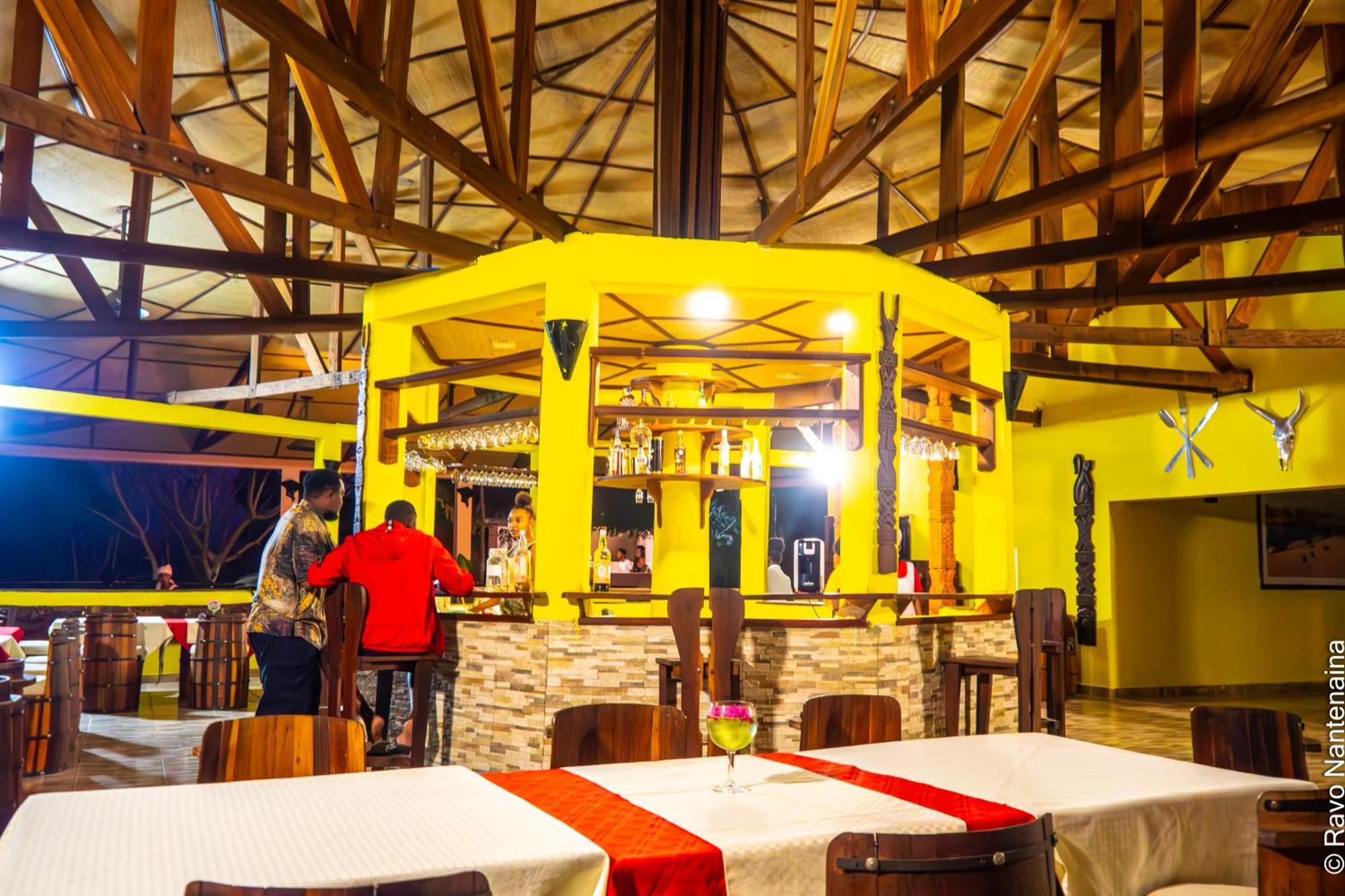 Eden De La Tsiribihina Hotel Miandrivazo Buitenkant foto